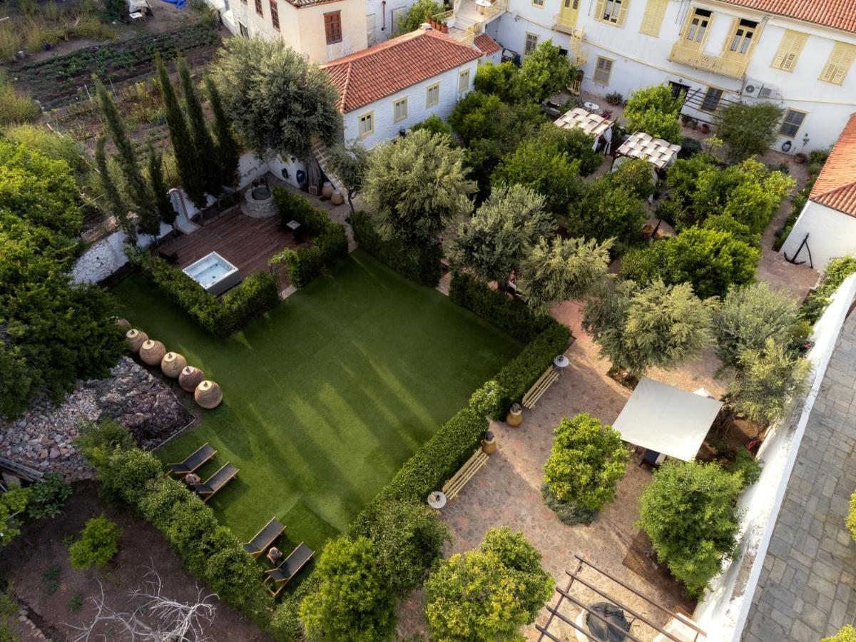 Rafalias Mansion Hydra  Exterior foto